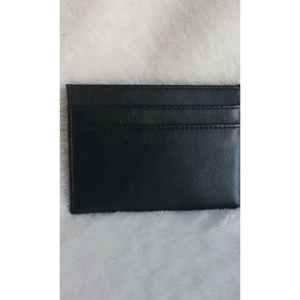 Men's Arch Plate 3-Pocket Faux Leather Card Case.   Black and Silver